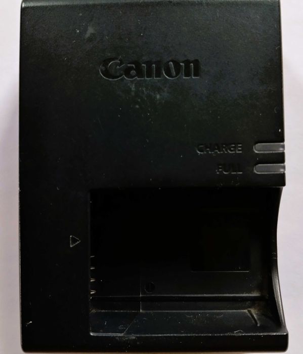 Зарядні пристрої Canon
