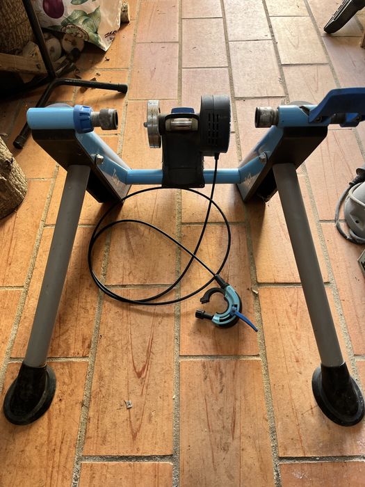 Rolo tacx com todos os acessórios