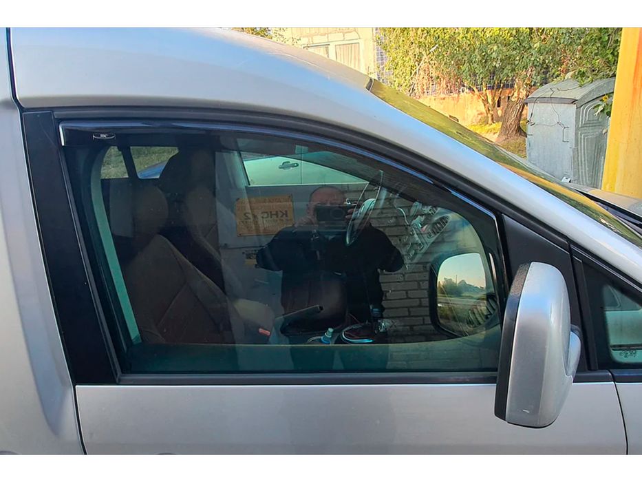 Volkswagen Caddy 2004-2010 рр. Вітровики вставні (2 шт, HIC)