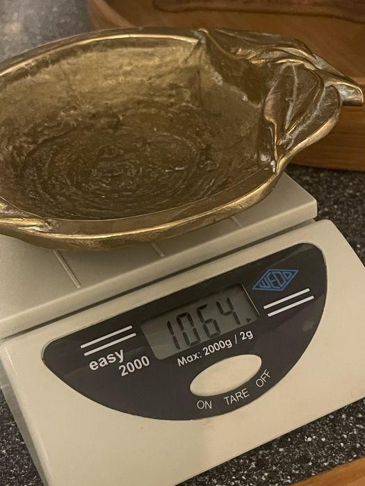 Бронзовая пепельница,вес 1кг 064 гр