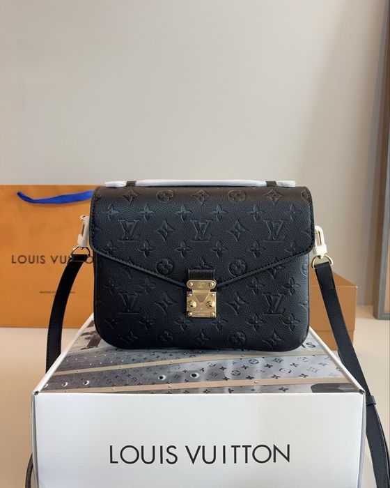Сумка жіноча чорна Louis Vuitton Pochette Metis Black луи витон метис