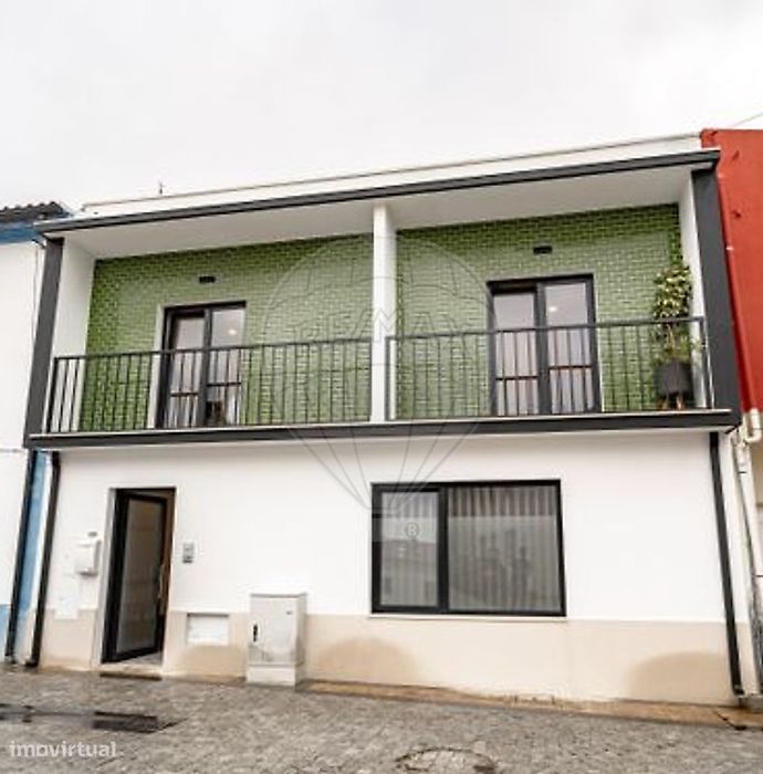 Moradia T4 para venda