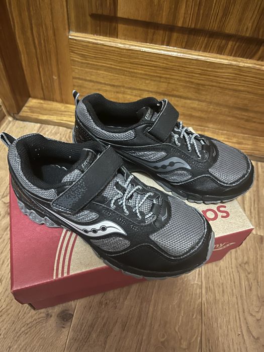 Продам кросівки.Розмір 34