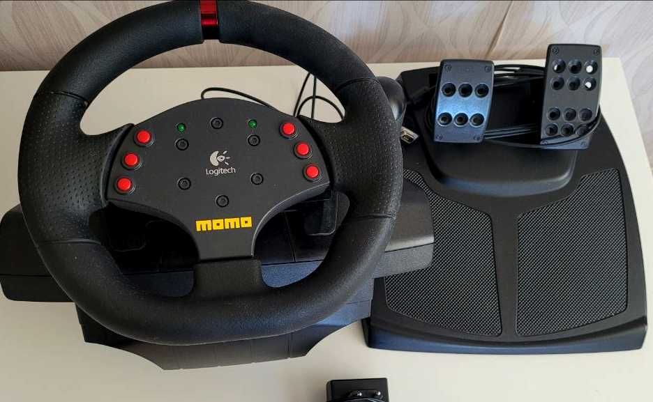 Logitech MOMO Racing
