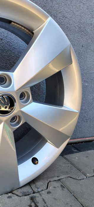 17 5x112 SKODA oryginalne jak Nowe