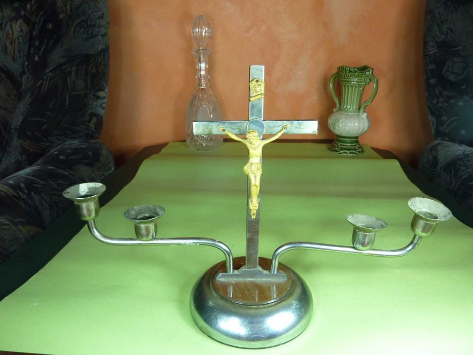 Stary Krzyż ze świecznikami