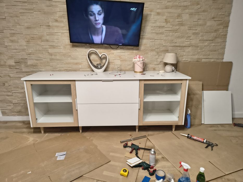 Składanie mebli gotowych i meble na wymiar.