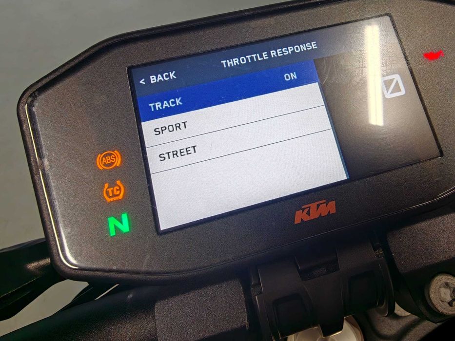 KTM Super Duke 1290 R (Gen 2) – 14.395 km – Full Packs (Track/Perf) – SC Project – Como Nova