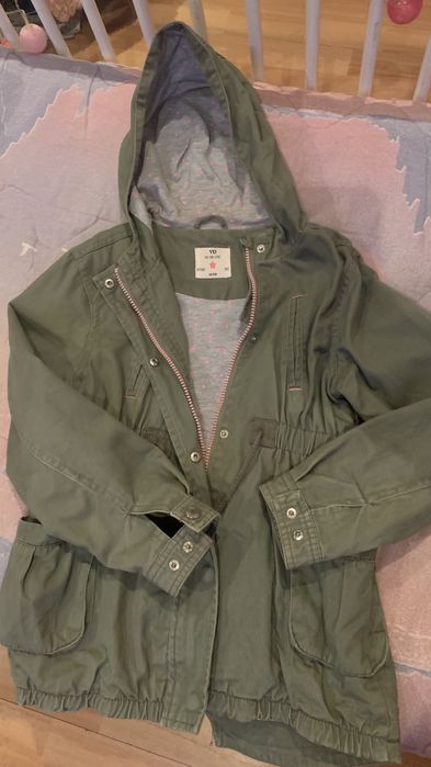 Varios casacos de marca de menina