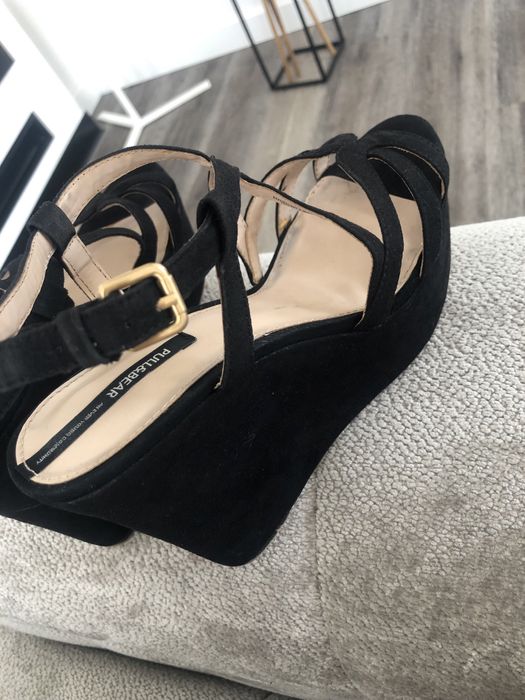 Koturny czarne Pull&Bear 38