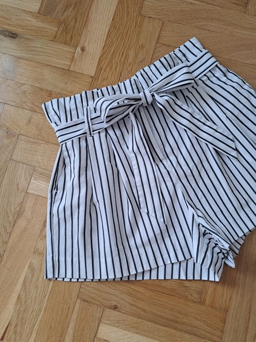 Damskie spodenki w paski reserved