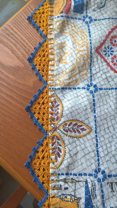 Toalha com crochet nova tons amarelo e azul