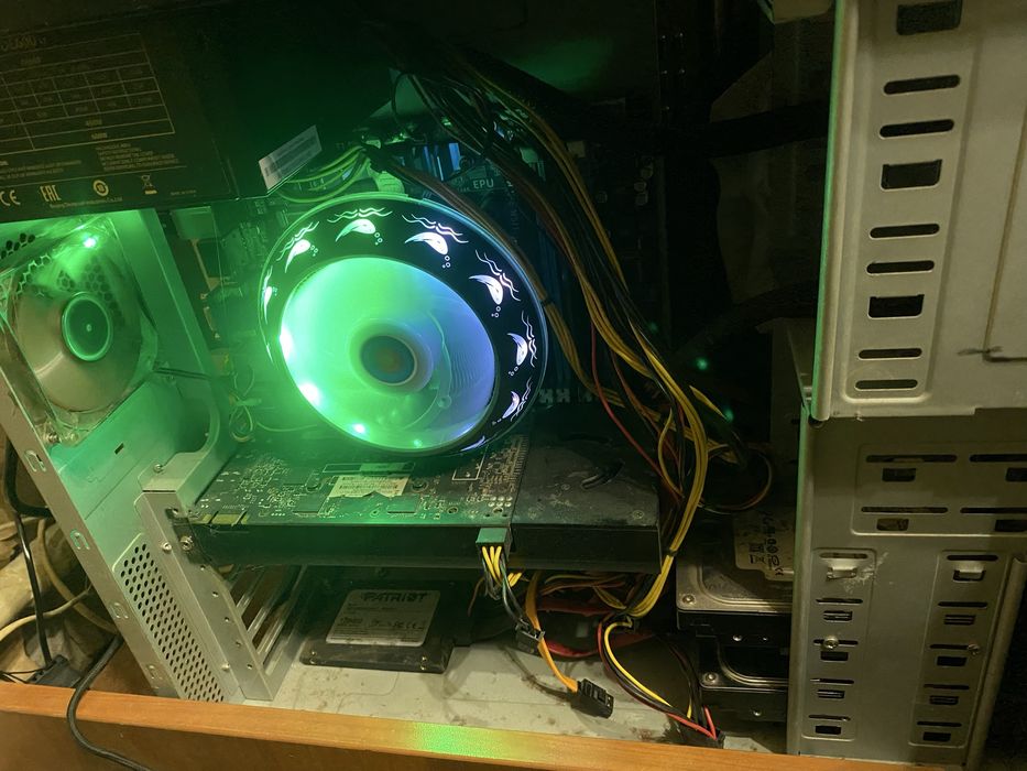 Игровой ПК i7 / 8GB / SSD / Windows + Монитор + клавиатура и мышь