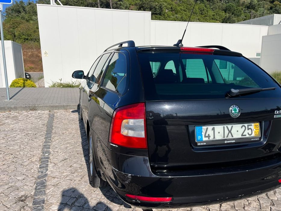 Carrinha Scooda preta