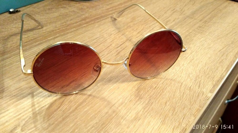 Очки солнцезащитные