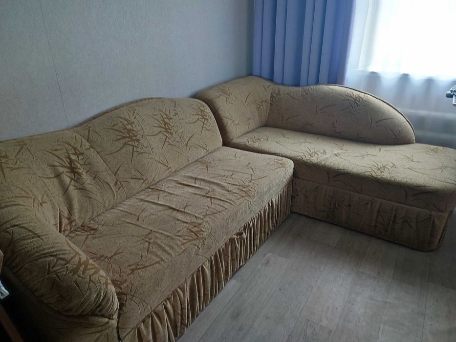 Диван кутовий вживаний