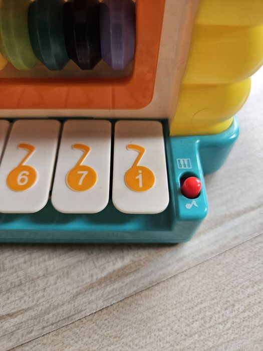 Domek interaktywny - pianinko, sorter, dzwęki