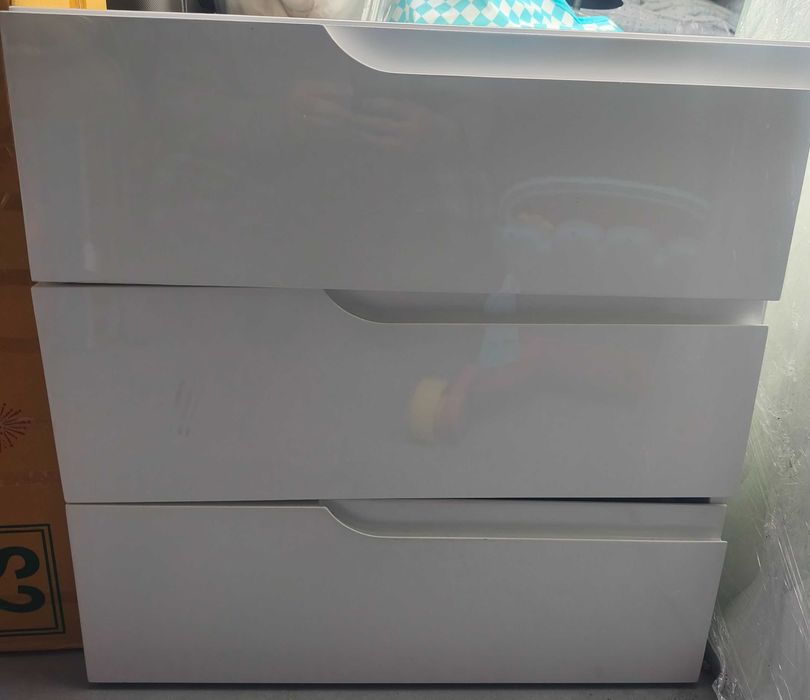 Cama solteiro / criança e cómoda gavetas