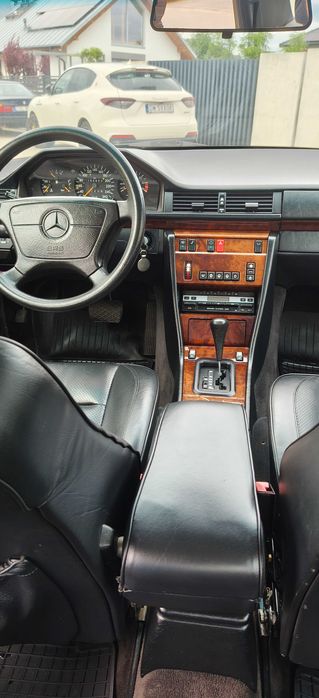 Mercedes 124 E400
