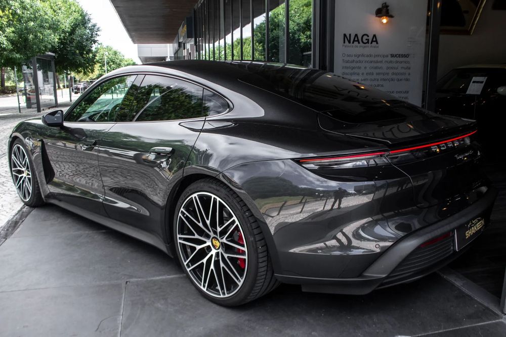 Porsche Taycan 4S