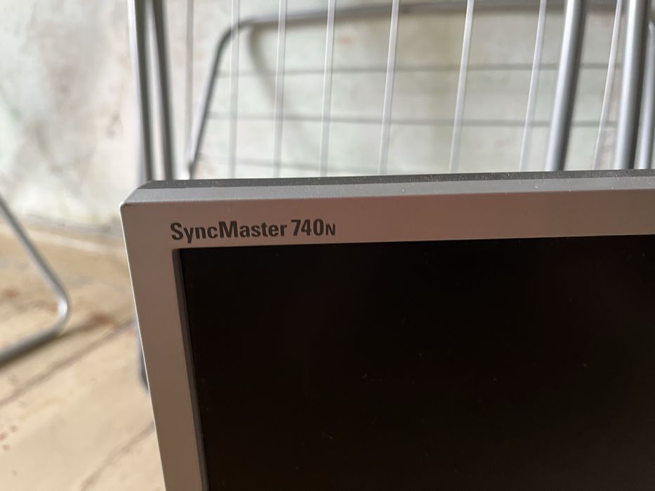 Продам два монитора самсунг, 17 и 22 SyncMaster