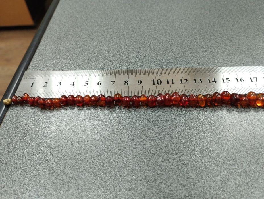 Намисто з натурального бурштину. Бусы из натурального янтаря.