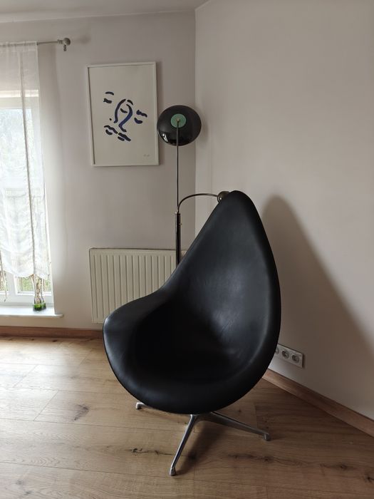 Designerski, minimalistyczny fotel Engelbrechts Plateau