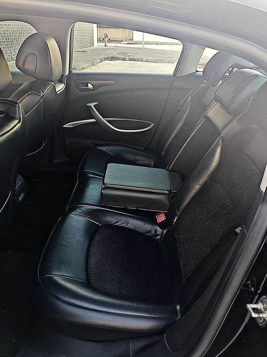 Citroën C5 1.6 HDi 112cv Automático • Pele • 148.000km