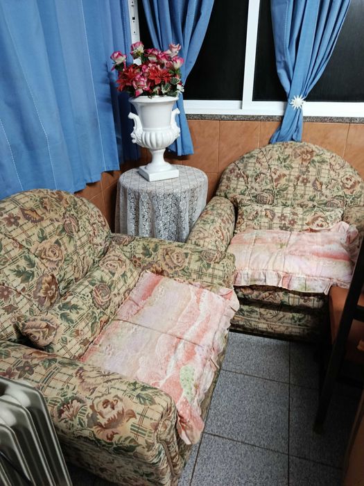 Conjunto de sofá antigo