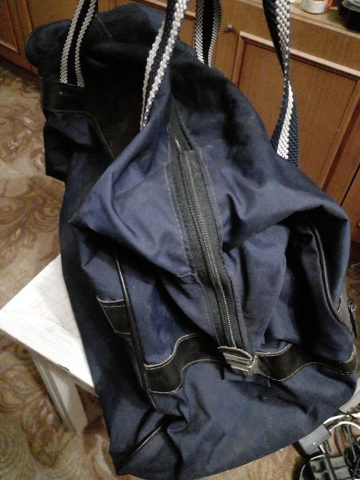 Советская вместительная спортивная сумка  "Ива"