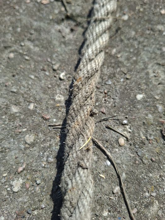 Lina z metalowym hakiem