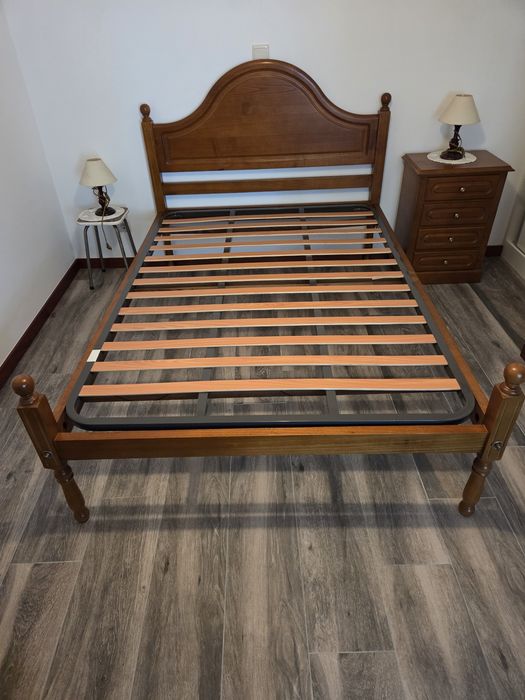 cama de casal em madeira completa