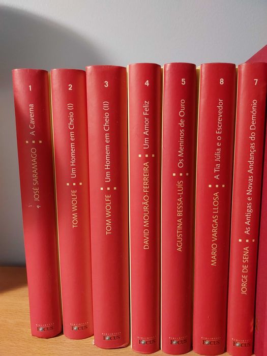 Coleção de livros de autores famosos