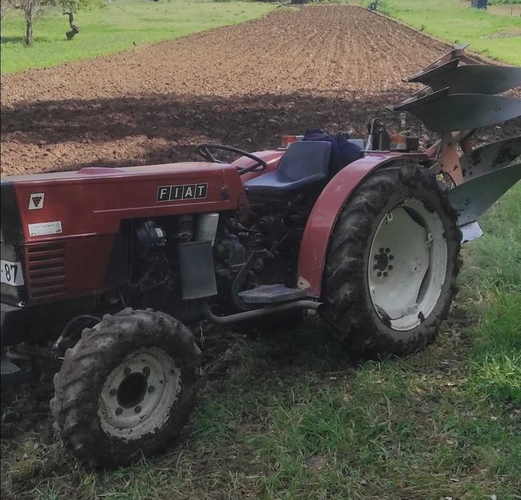 Trator Fiat 470 DTE 4x4 (com alfaias)