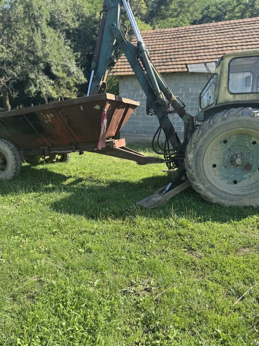 трактор ЮМЗ погрущик