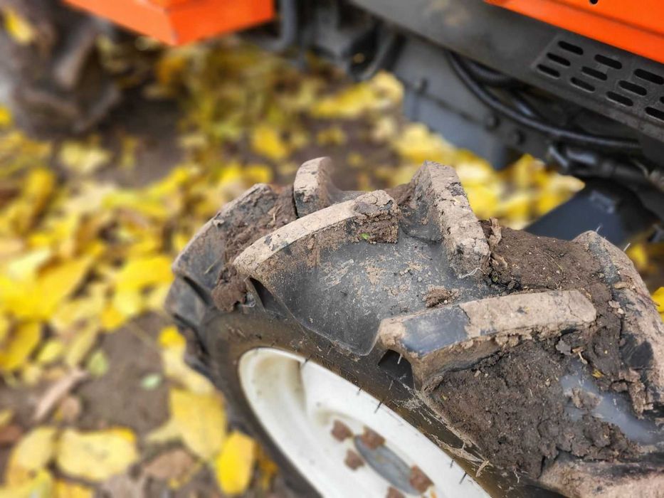 Тракторець Kubota GL221