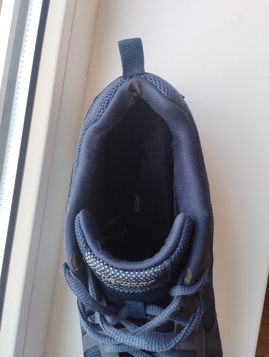 Кросівки чоловічі