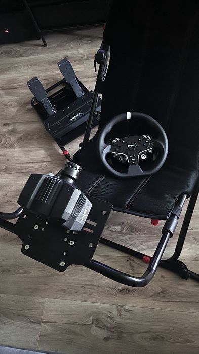 Wypożycz zestaw simracing kierownica MOZA R3 PC / XBOX