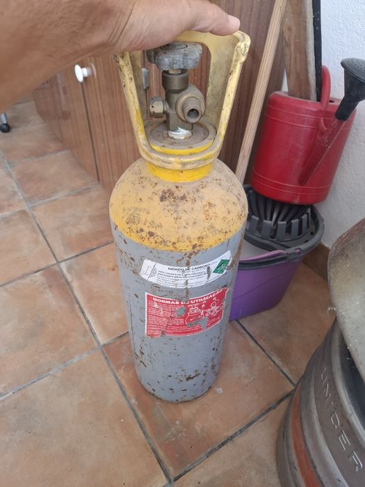 Maquina de Imperial + Botija gás  + barris