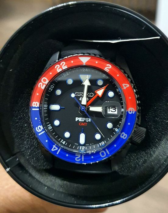 Seiko 5 Sports Pepsi SSK047