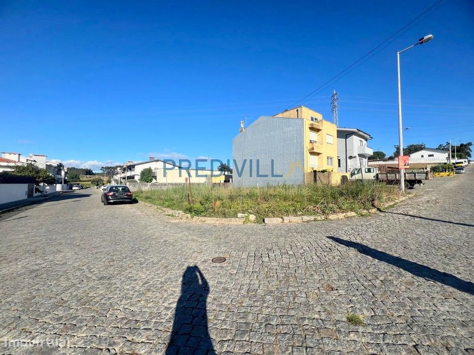 Land for Construction for Sale in Castêlo da Maia, Maia