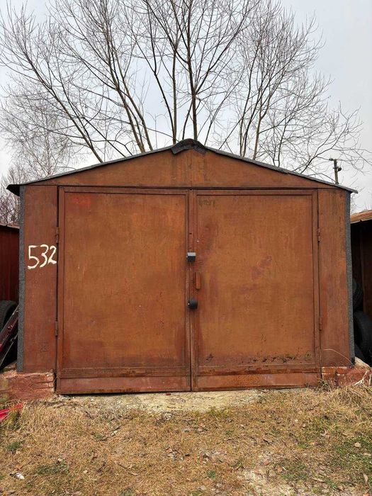 Продаж гаража з паркомісцем в гаражному кооперативі
