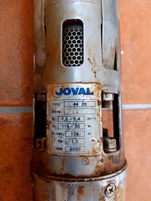 Bomba de água de furo