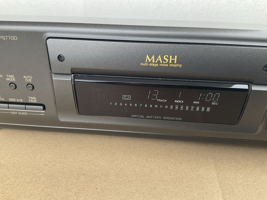 CD Technics SL-PS770D.