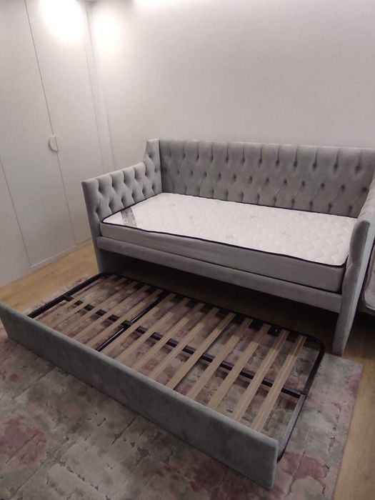 Cama de solteiro com gavetão, estofada a veludo + 1 Colchão