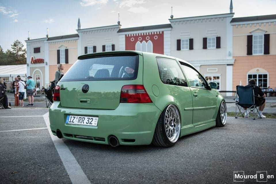 VW GOLF 4 R32 zderzak tyl