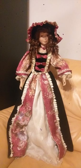 Sprzedam lalkę porcelanowa