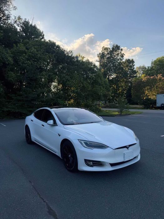 Tesla Model S 100D      2017