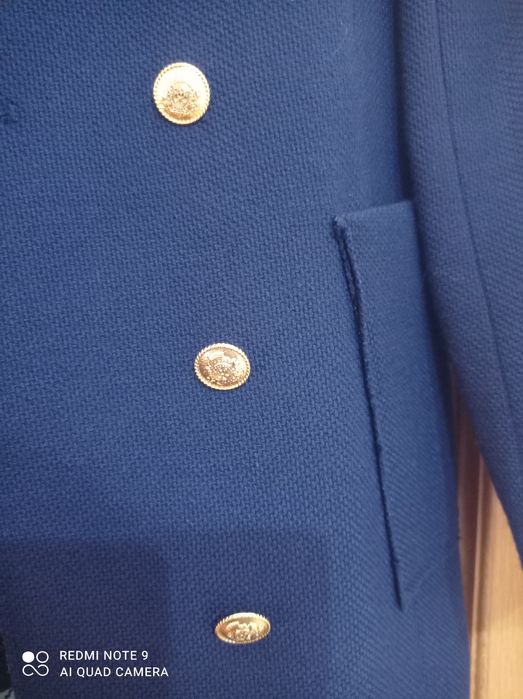 Zara. Casaco azul marinho com botões dourados. Novo.