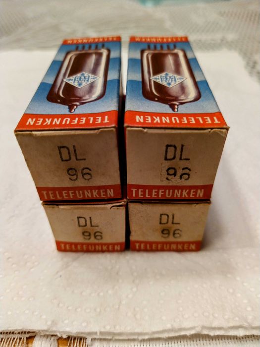Telefunken DL 96 Vacuum Tubes64739835132418120